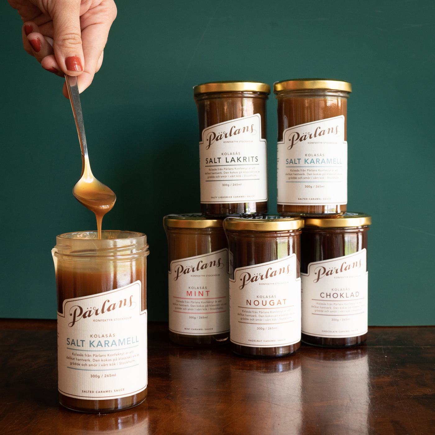 A classy and elegant jar, filled with the best-of-the-best of Pärlans, our golden, glorious caramel sauce. This beauty is the perfect present to bring to a party and should be a staple in your pantry at home. Don’t worry - if you like to stick your spoon straight into the jar from time to time, we won’t tell on you!<br><br>SALTED CARAMEL – Impossibly creamy and buttery, this sauce epitomises the glory of caramel. With a generous pinch of sea salt that tastes like more-more-more.